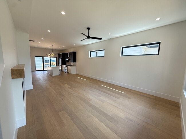 Building Photo - 1448 Lexington Ave Unit A