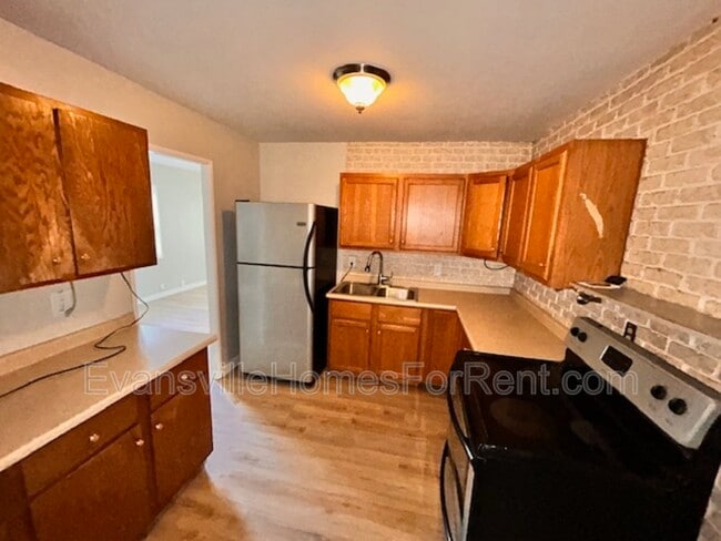 Photo - 300 N Park Dr
