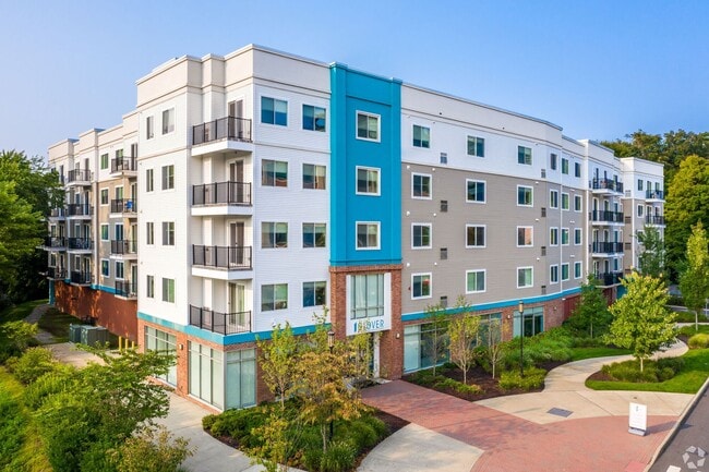 Building Photo - One Glover