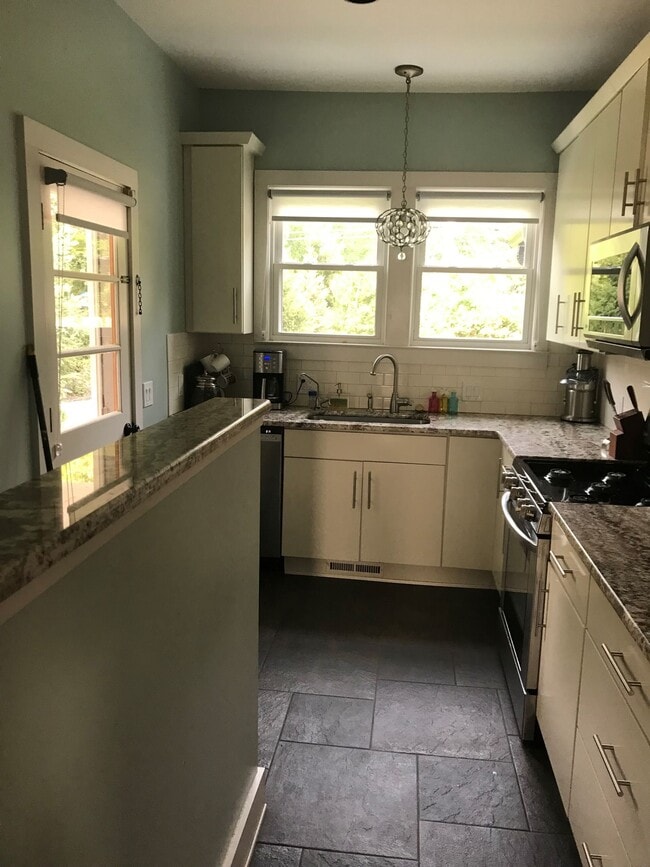 Photo - 581 E Shore Dr