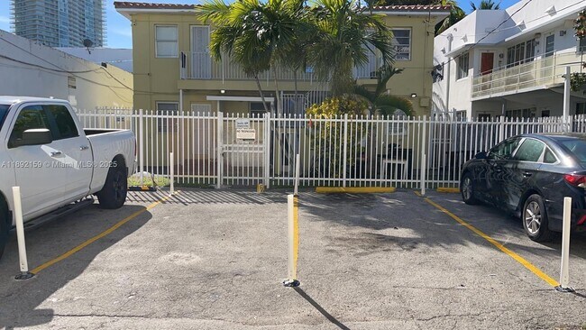 Photo - 545 Michigan Ave Unidad 3