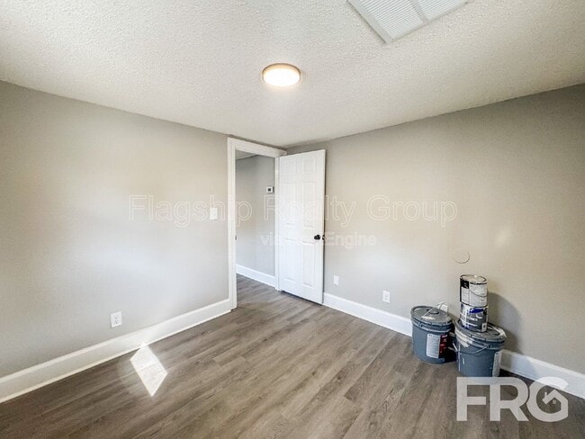 Photo - 600 Howell St Unidad A