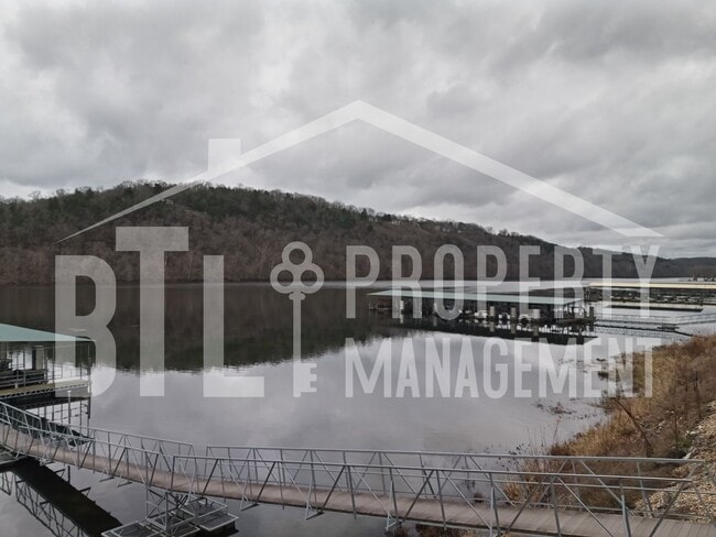 Photo - Beautiful 3 Bedroom Condo with a Lake View!