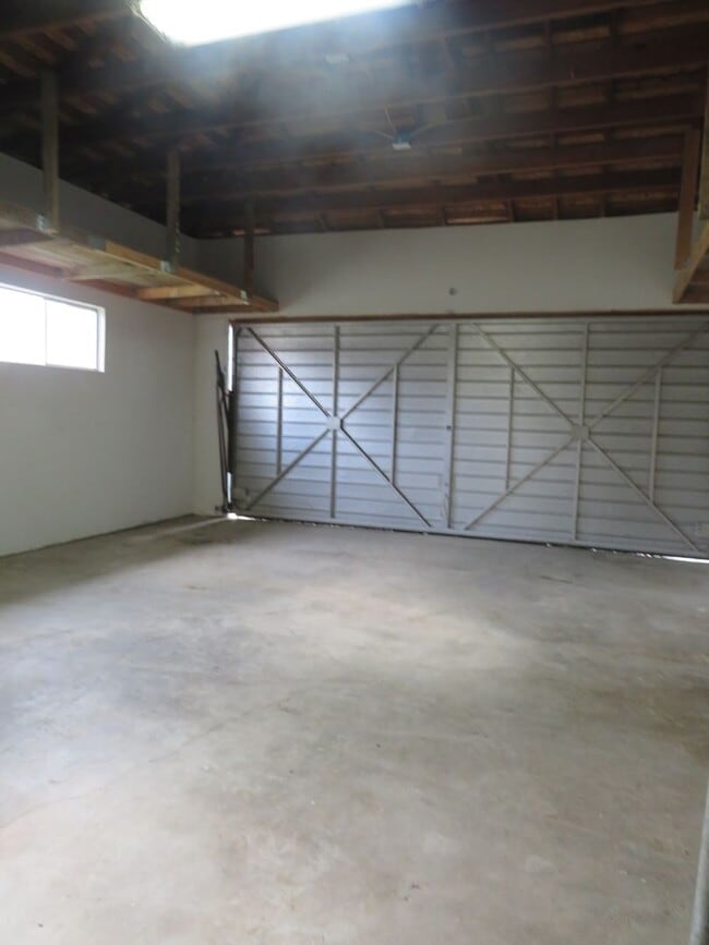 644 S Shasta St