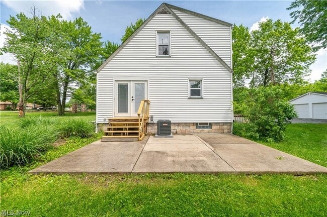 Photo - 6665 Clingan Rd