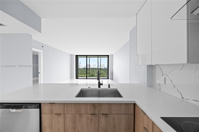 Photo - 20335 W Country Club Dr Unidad 1905
