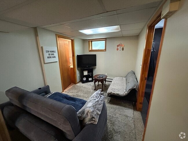 Building Photo - 41 Hull St Unit B Rental