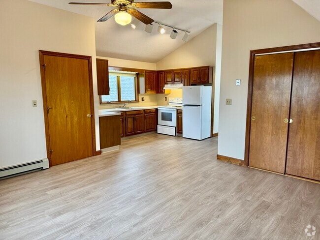 Building Photo - 51 Peirce Ave Unit 3 Rental