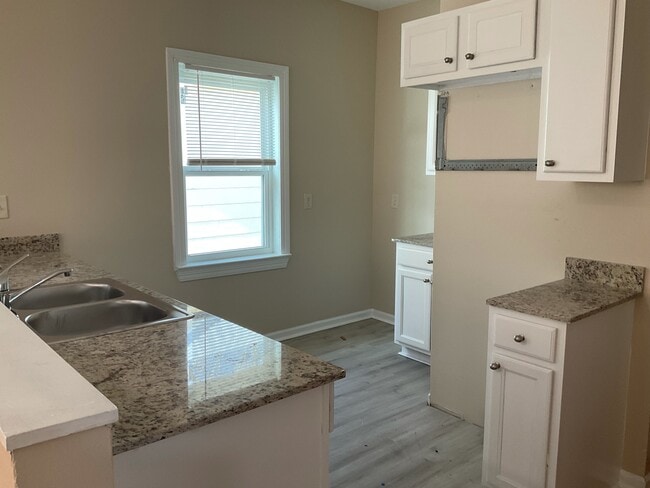 Photo - 266 W Garfield St