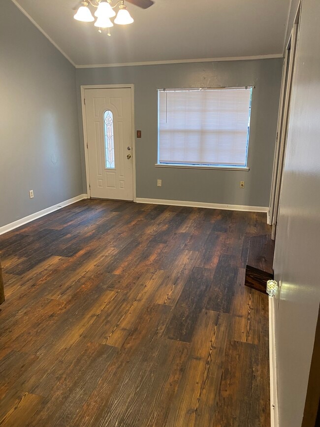 Photo - 904 Pike Ave