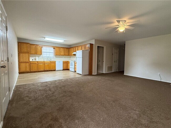 Photo - 1160 N Boxley Ave