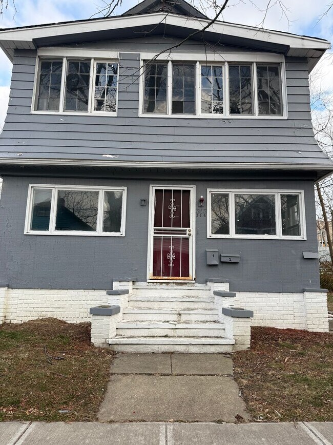 Building Photo - 365 E 161st St Unit DN