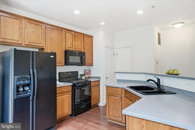 Photo - 13666 Salk St