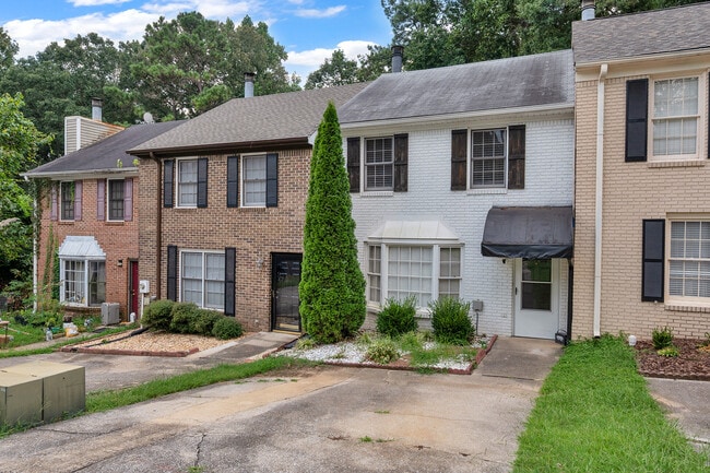 Photo - 2933 Riverwood Ter