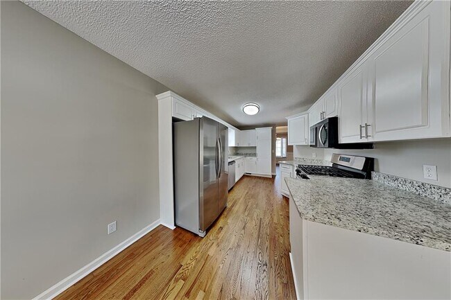 Photo - 411 Saddle Brooke Dr