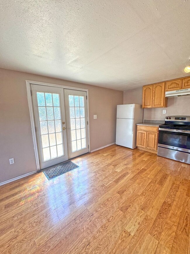 Photo - End unit-1 Bedroom/1 Bath