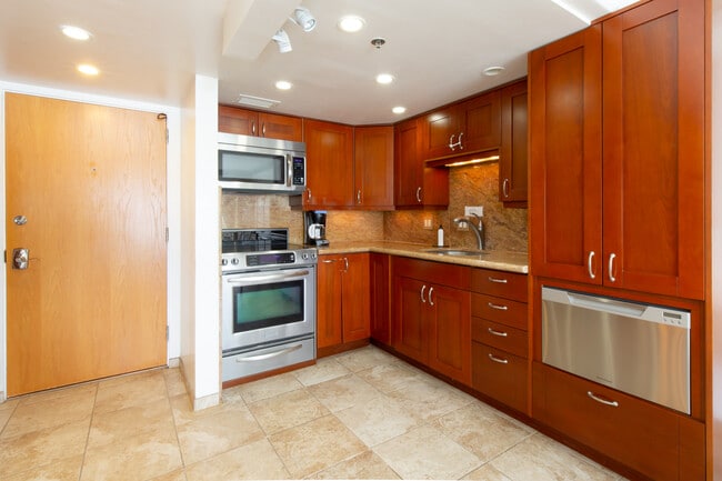 Microondas empotrable - 1777 Ala Moana Blvd Unidad 1339