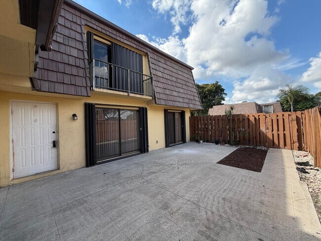 Photo - 731 Springdale Cir