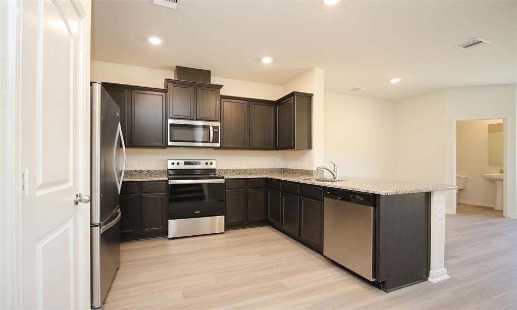 Photo - 545 Bains St