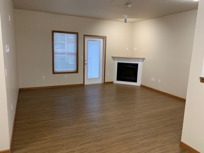 Laminate Flooring In the Living Room! - Linden Lane Apartments