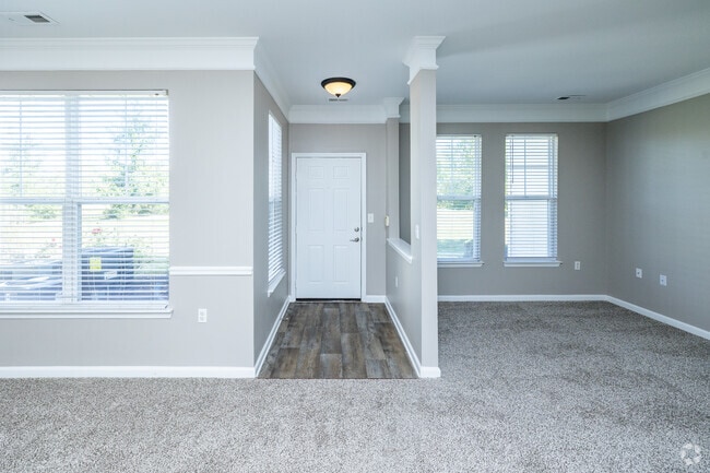 1BR, 1BA - 770SF - Living Room - The Marlowe