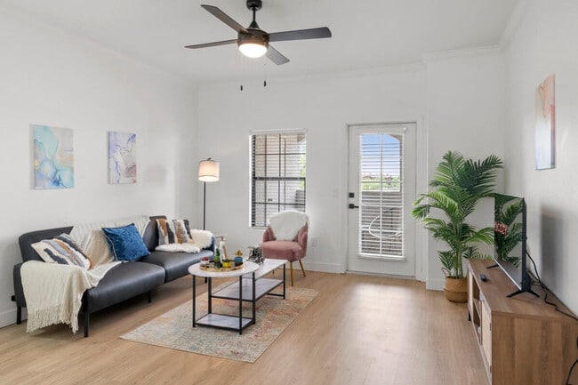 Photo - 875 W Pecos Rd Unidad ID1014552P