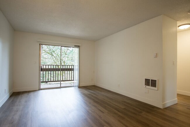 Photo - FREE RENT: Nicely Updated Top Floor Corner 2-Bdr Near OHSU w/Private Balcony! Unit 301
