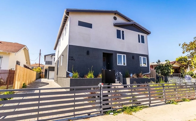 Building Photo - 1737 S Longwood Ave Unit #1737 1/2