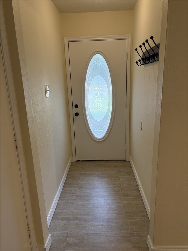 Photo - 115 N Shirley St