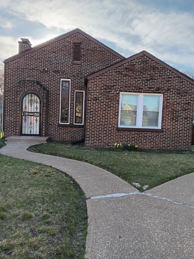 Photo - Spacious 2 Bedroom Home