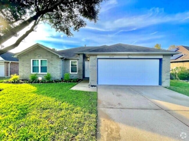 Building Photo - 6935 Creek Village Dr Rental