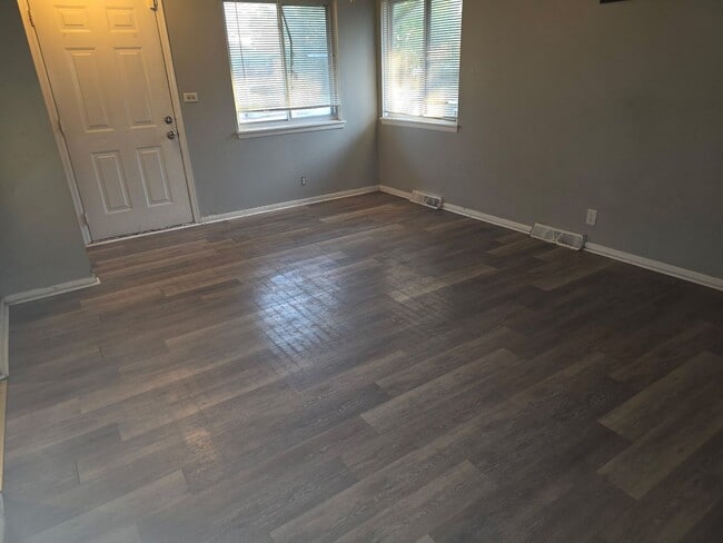 Photo - Large 4 Bedroom Single House with finished...