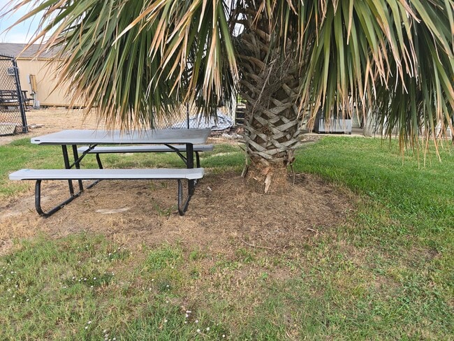 Photo - 3780 Martin Luther King Jr Dr