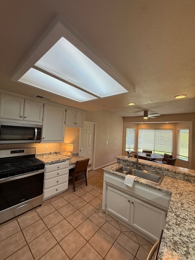 3438 Showboat Ct