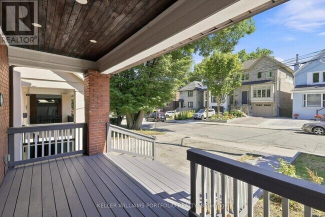 Photo - 222 Hillsdale Ave E