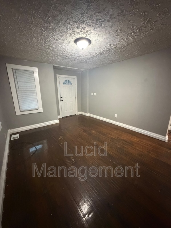 Photo - 724 W Evelyn Ave