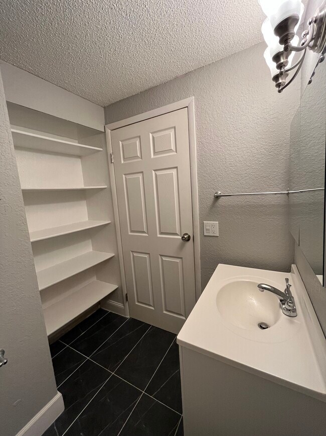 Elmwood Apartments West Palm Beach, FL