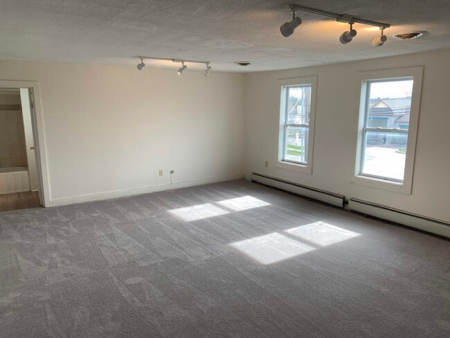 Photo - 486 Main St Unit B