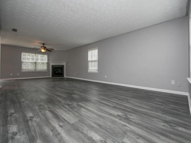 4553 Darrowby Dr