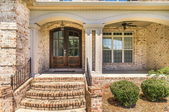 Photo - 510 London Ct