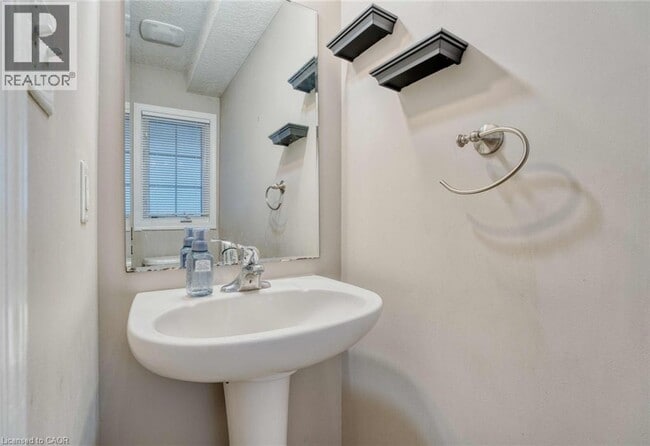 Photo - 3045 Springmeadow Road