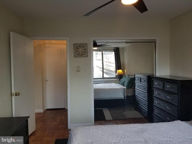 Photo - 1121 Arlington Blvd Unit 328