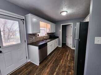 Photo - 573 Somerset Ln