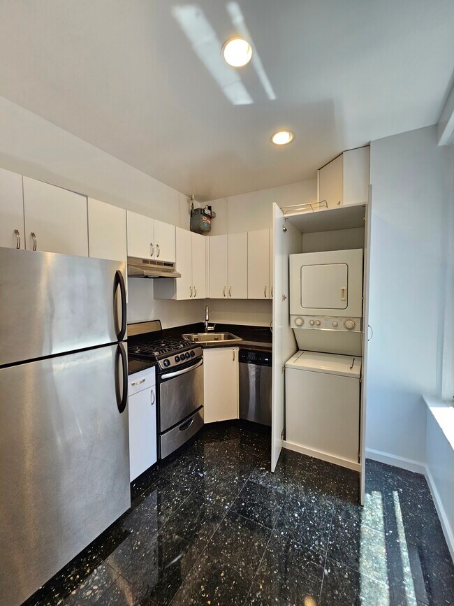 Photo - 206 W 104th St Unit Ev35