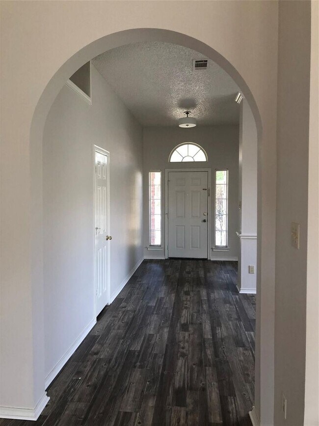 Photo - 1417 Warwick Dr