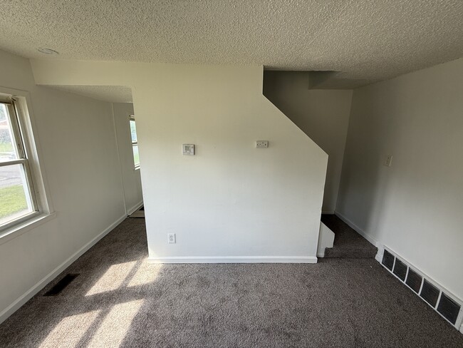 Photo - 11359 Maxwell Ave