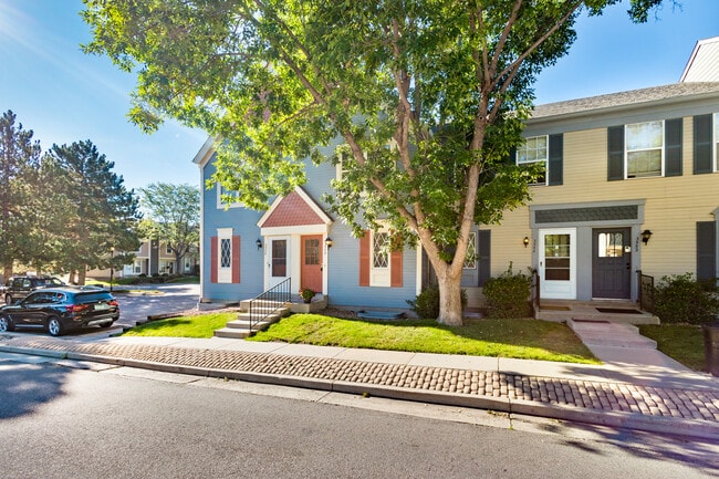 Photo - 3556 Queen Anne Way