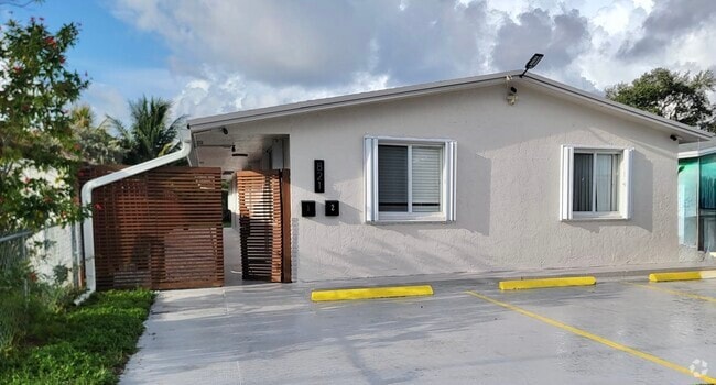 Front of Structure - 821 SW 9th St Rental