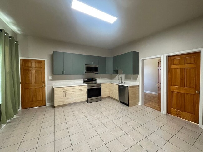 Building Photo - 2035-2037 N Buffum St Unit 2035 N Buffum St