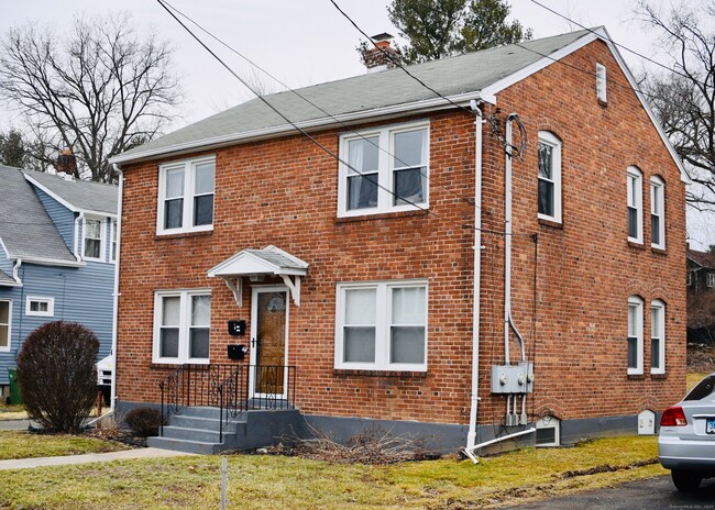 46 Faneuil St